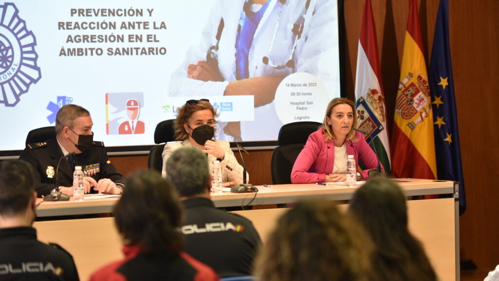 Las Agresiones A Sanitarios Crecen Un Por Ciento En Un A O