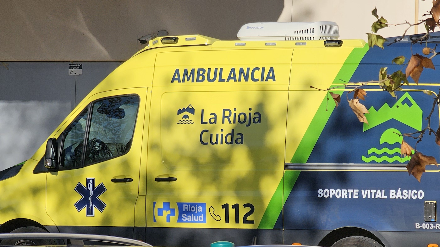 Un Hombre Resulta Herido Tras Caerle La Tulipa De Una Farola