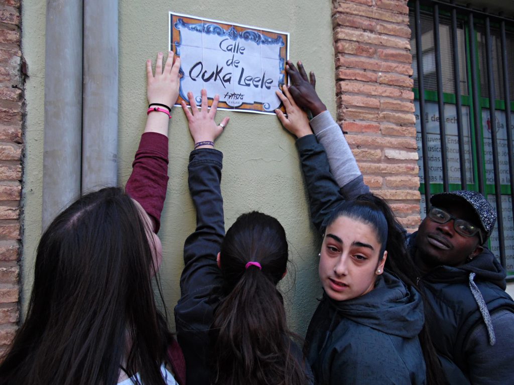 pegada-carteles-pioneros