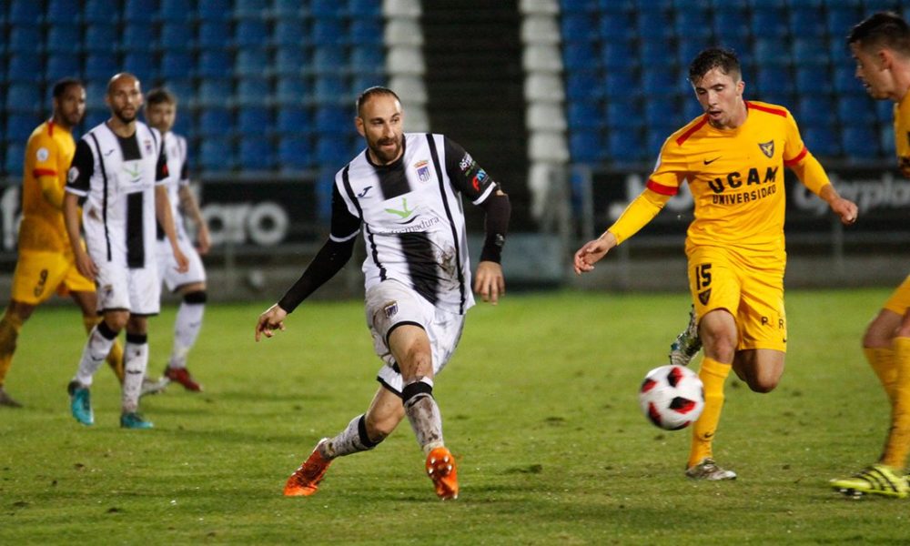 El Badajoz, Primer Rival De La UD Logroñés En El Playoff A Segunda