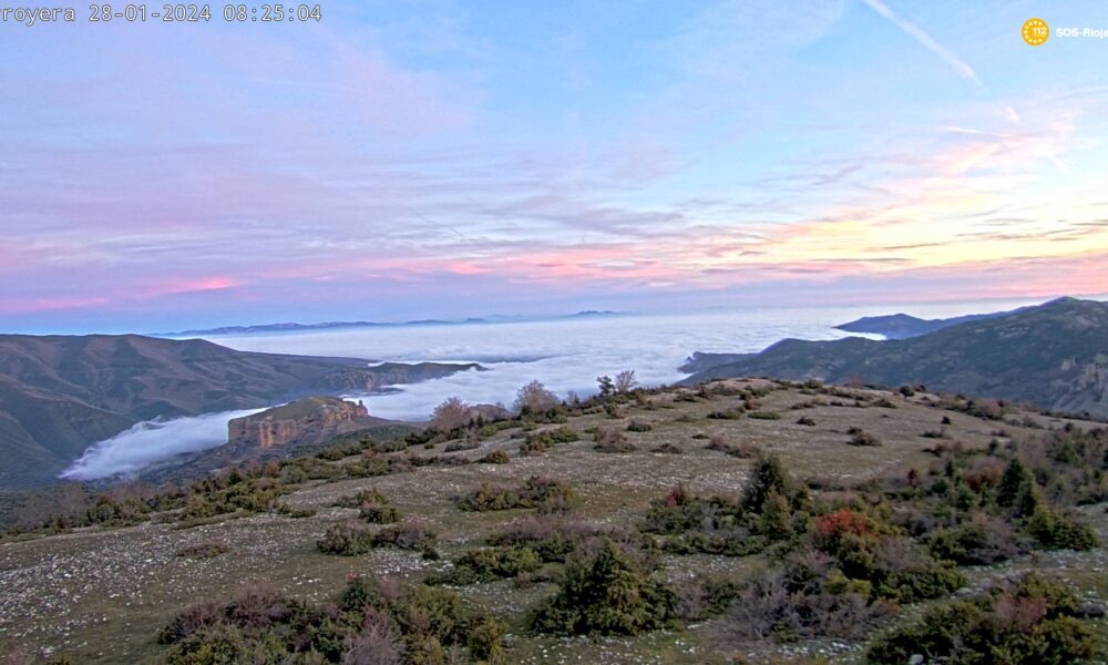 La niebla engulle el valle riojano